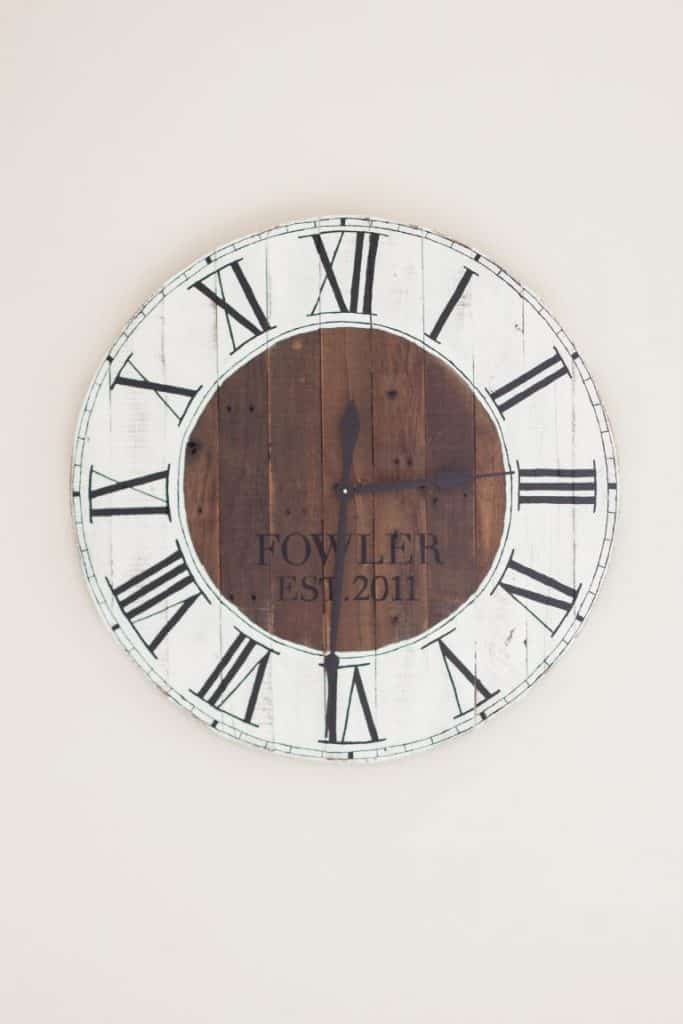 3-Pallet-Wood-Farmhouse-Clock-683x1024