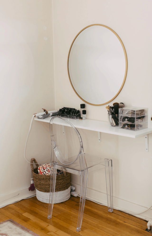 diy makeup vanity with lights