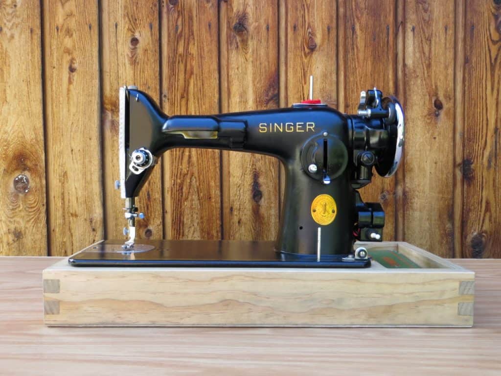 17-Sewing-Machine-Wood-Box-Base-With-Side-Cubbies-1024x768