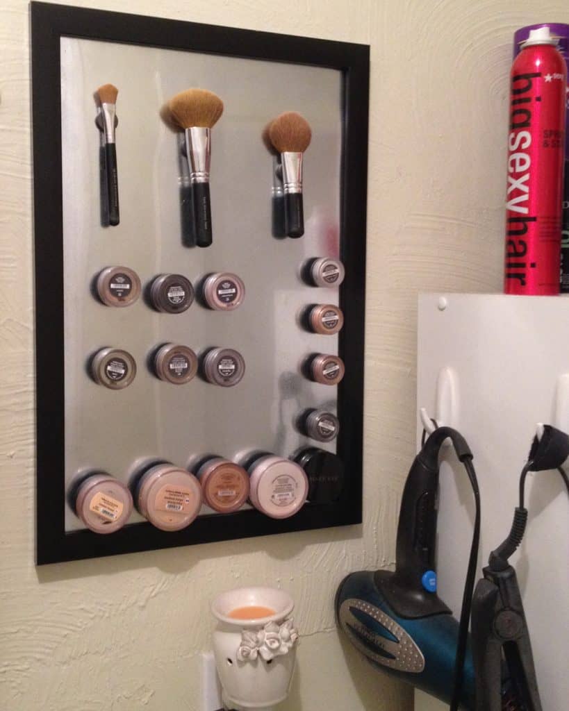 4-Magnetic-Makeup-Board-819x1024