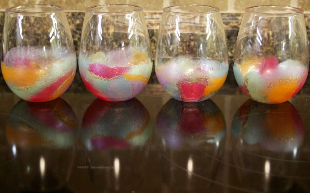 10-Sponged-Paint-Wine-Glasses-1024x640