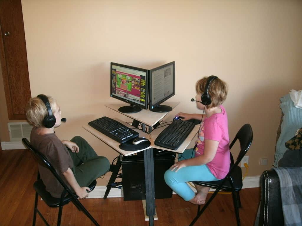 Space-Saving Tripod Desk for Two