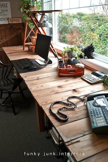 Pallet Farm-Style Desk