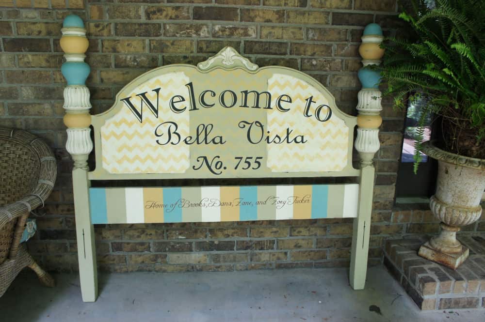 24-Repurposed-Vintage-Headboard-Welcome-Sign