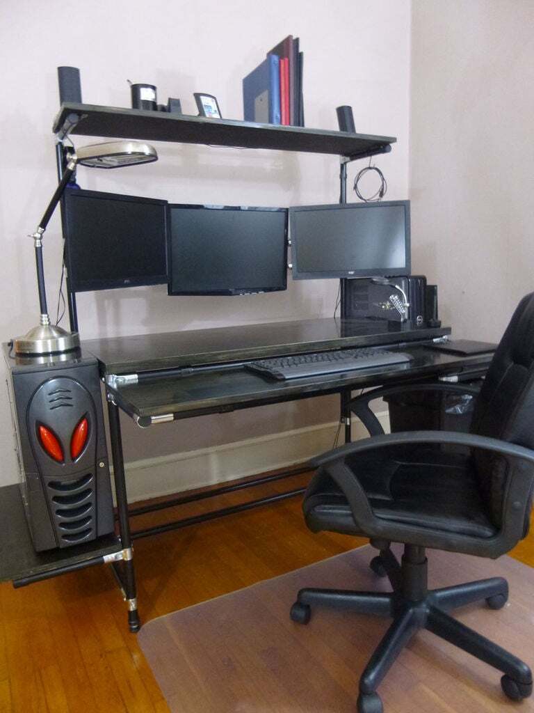 Hi folks! What do you do in this weekend? We have an idea to build your own computer  desk on your hom…