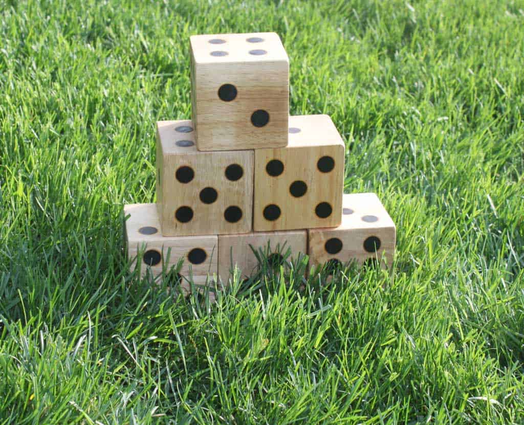 29-Wooden-Dice-Yard-Game