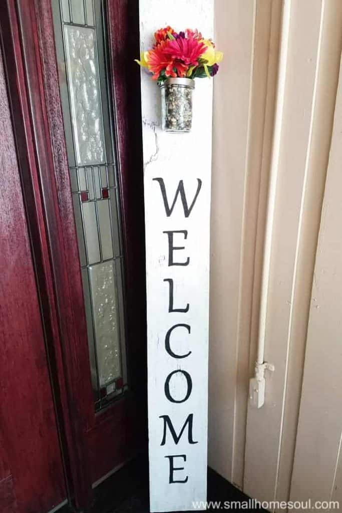 3-Super-Easy-Welcome-Sign-with-Flowerpot-683x1024