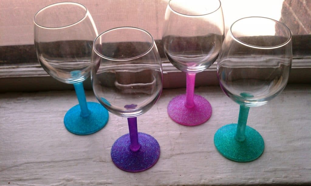 How To Make Beautiful DIY Hand Painted Wine Glasses