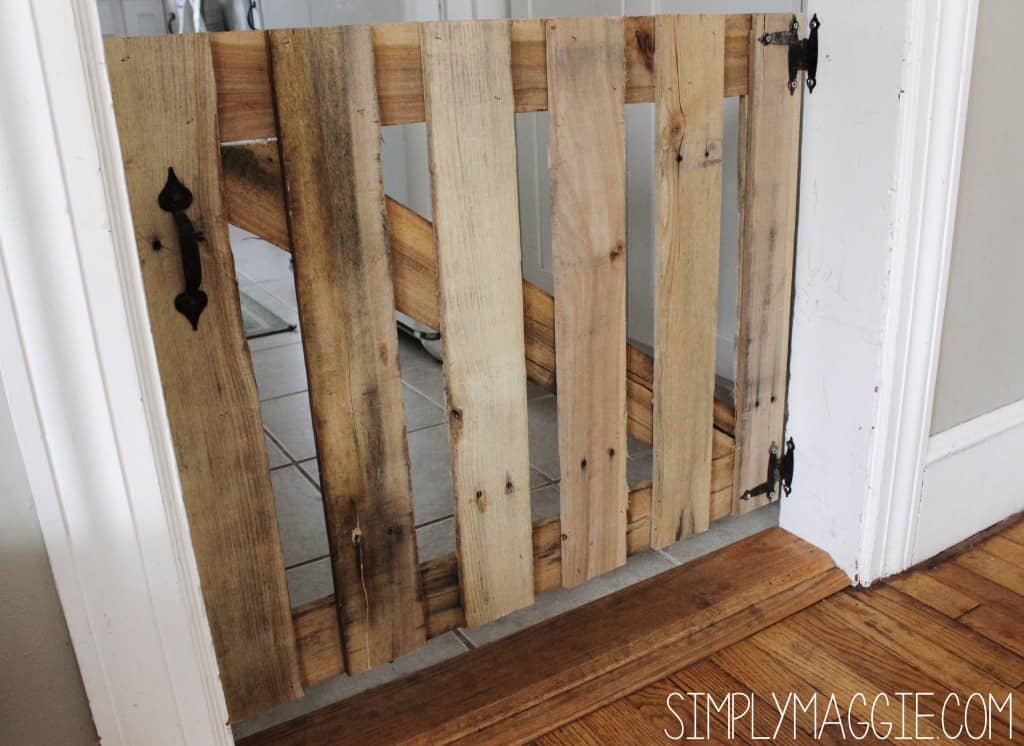 Wood Pallet Gate