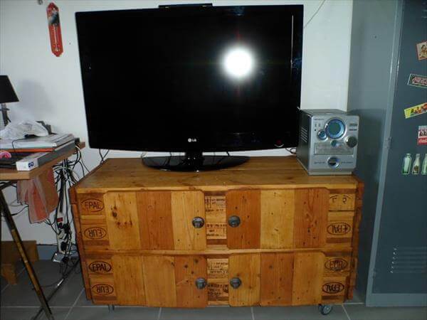 Pallet Wood TV Cabinet
