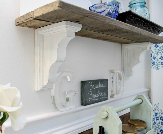 Easy and Chic Shelf