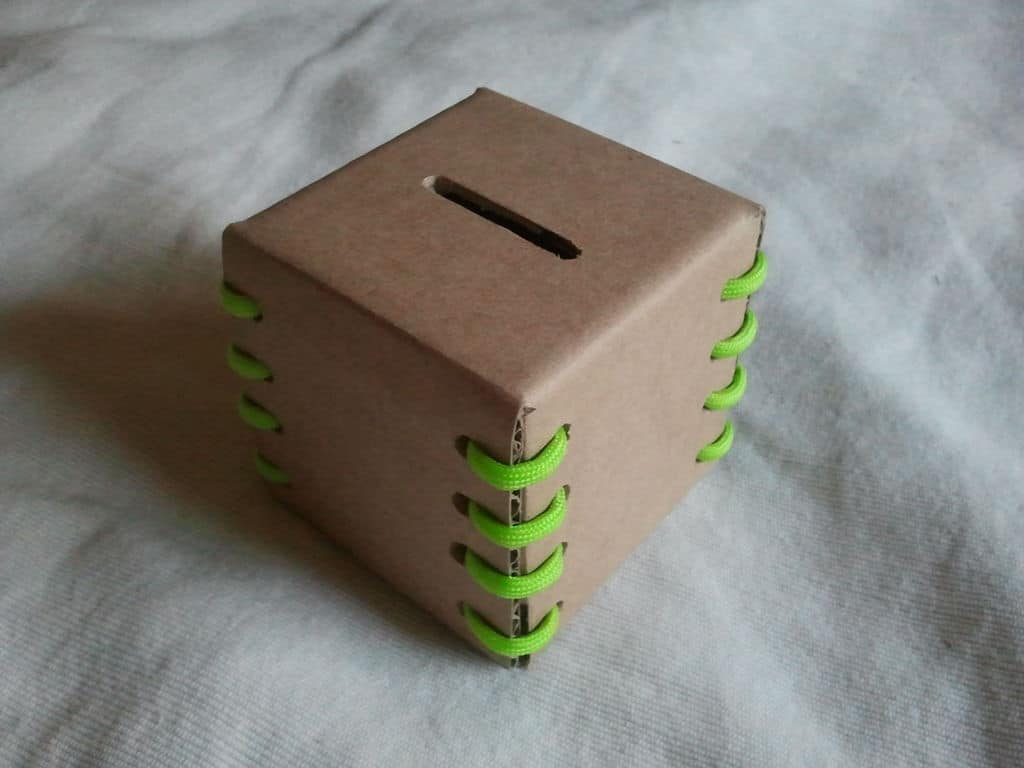 Simple Cardboard Coin Box