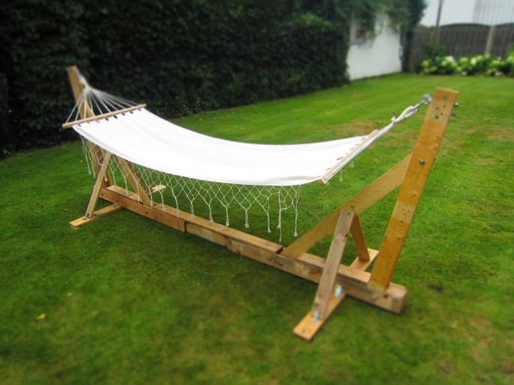 Simple Pallet Wood Hammock Stand