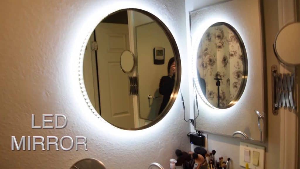 Round Lighted Mirror