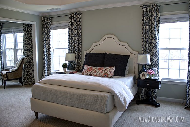 Upholstered Bed 