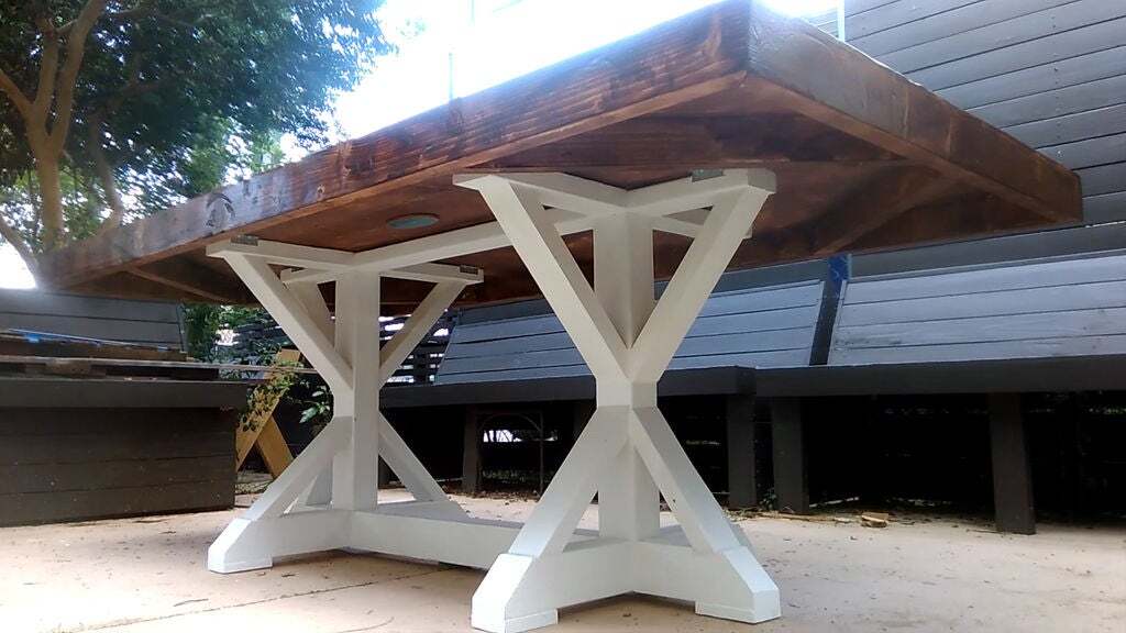 <strong>Pedestal Style Braced Farmhouse Table</strong>