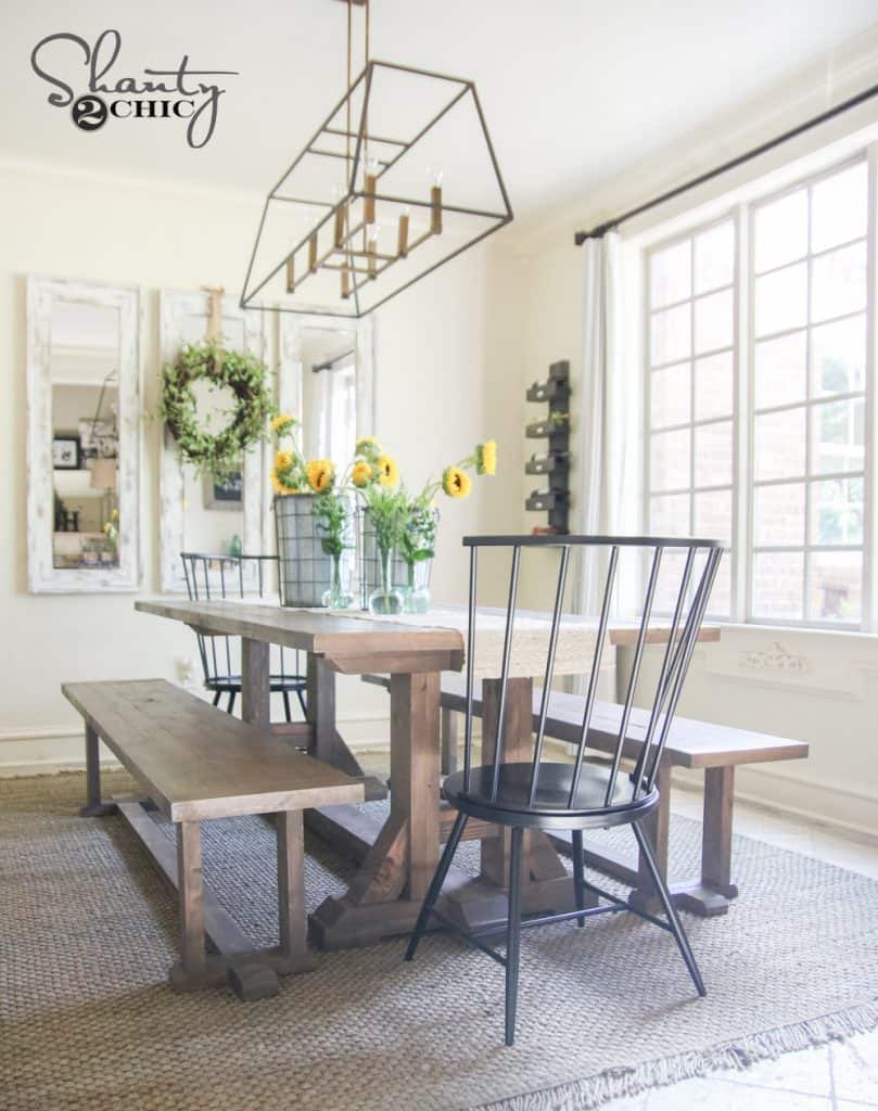 <strong>Pottery Barn Inspired $100 Farmhouse Table</strong>