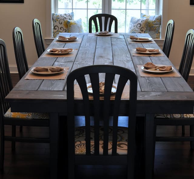 <strong>Ikea Upcycle Farmhouse Table</strong>