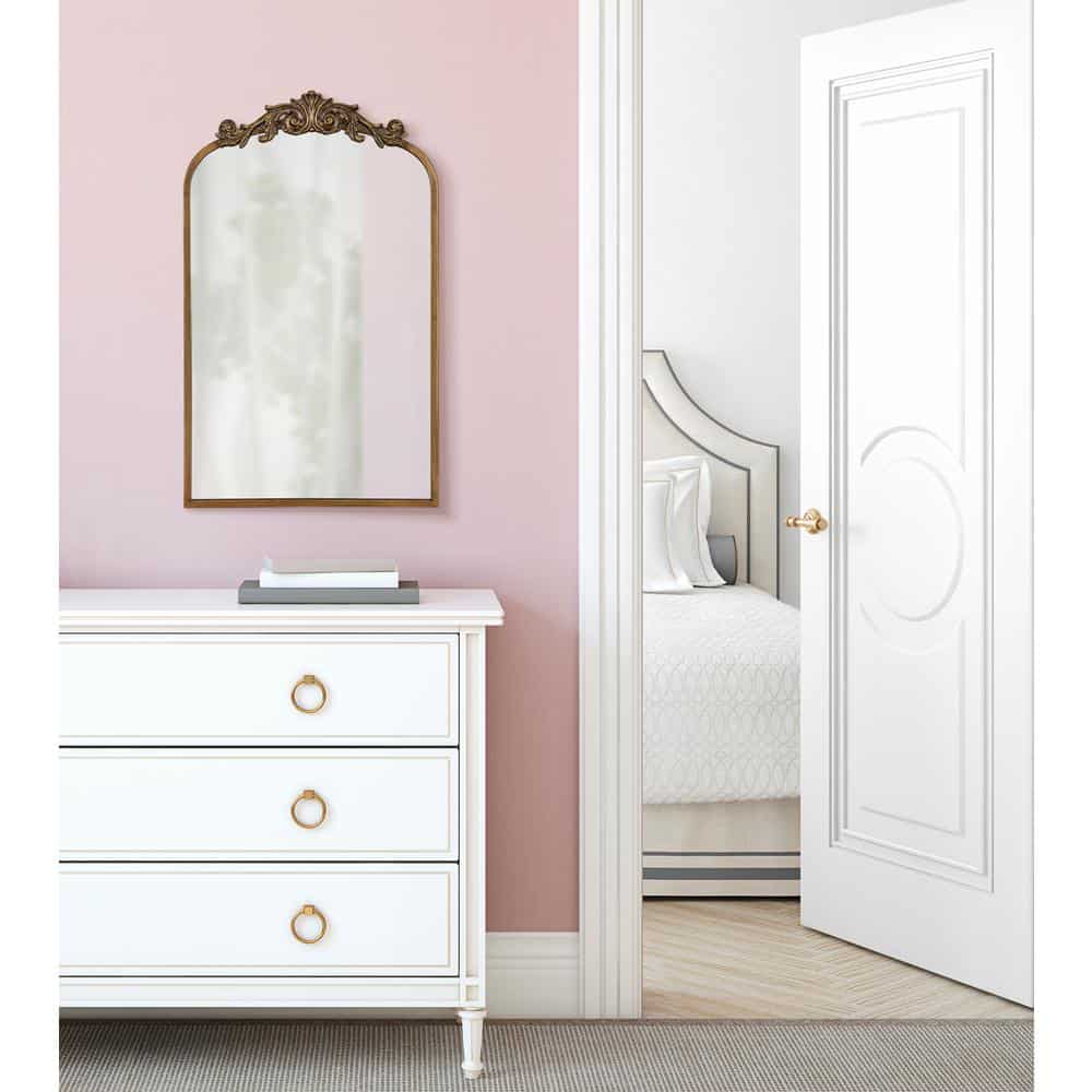 Kate & Laurel Medium Arch Gold Classic Mirror