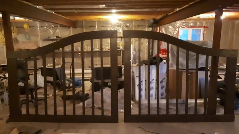 16 DIY Driveway Gates Ideas That Are Easy to Install