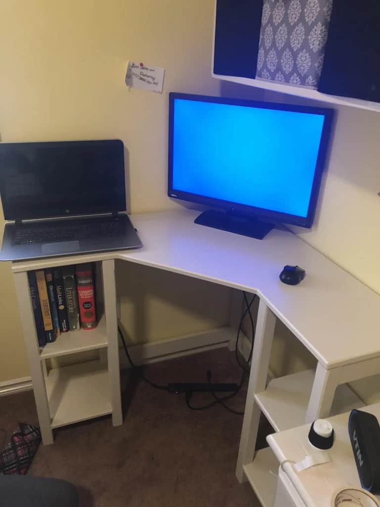 https://www.desertdomicile.com/wp-content/uploads/2021/06/15-Compact-Corner-Desk.jpg