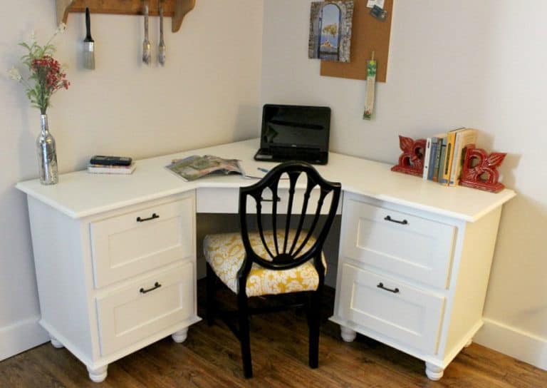 Corner Desk with Moulding